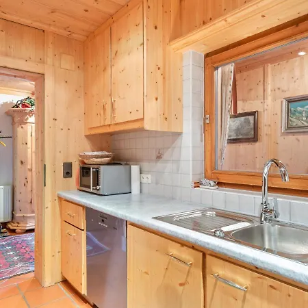 Enticing In With Fireplace Apartment *